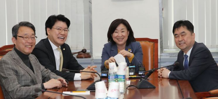 정개특위, 이번엔 1소위원장이 변수…정의당 “한국당 안 돼” 與 압박