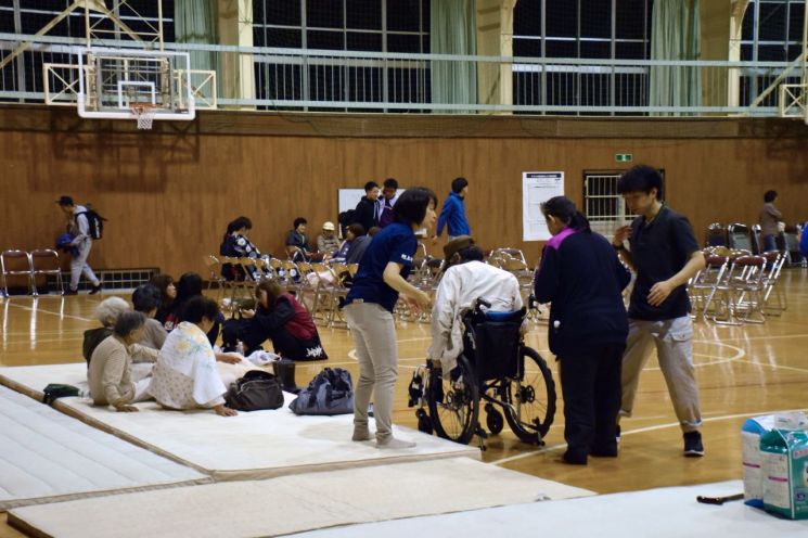 日 니가타현 최대 진도 6강 지진…"일주일간 여진 가능성"