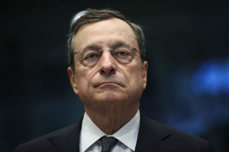 ECB 비둘기 신호에 국채금리 급락…트럼프 "환율 떨어뜨려 부당경쟁" 맹비난
