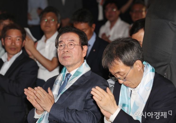 [포토]박수치는 박원순 시장