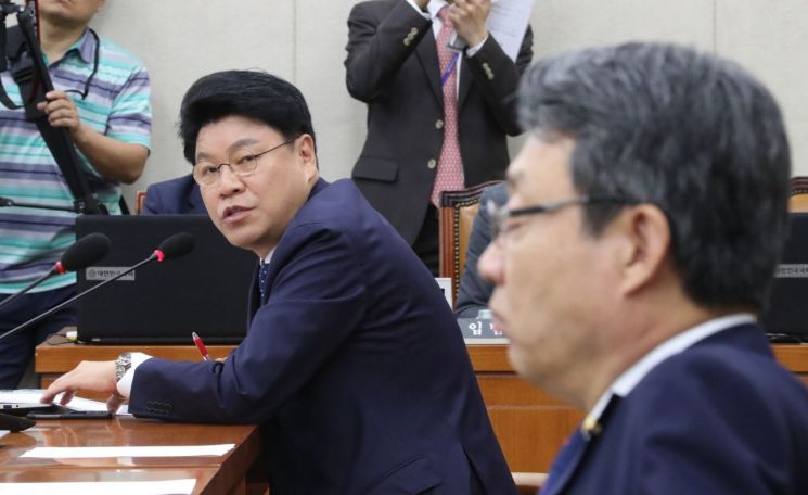 국회 정상화 뇌관 ‘선거법’…與野4당과 한국당의 좁힐 수 없는 간극