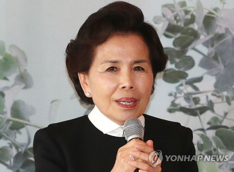 최근 은퇴 선언한 이미자, 60년간 톱스타 자리 지킨 국민가수