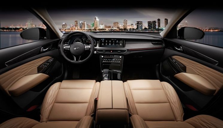 기아차 'K7 프리미어' 공식 출시…사전계약 8000대 돌파