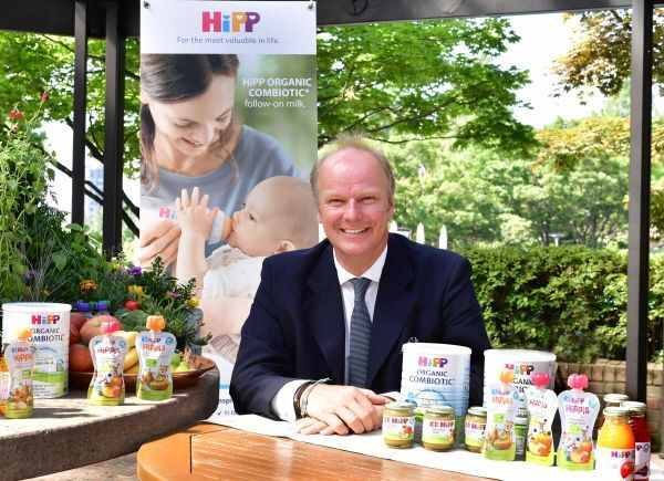 전 세계 No.1 유기농 영유아식 브랜드 ‘힙(HiPP)’ 글로벌 CEO 스테판 힙(Stefan HiPP)이 한국을 방문해 제 6회 힙 아시아 지역 미팅에 참석하고 한국 시장에 대한 기대감과 계획을 발표했다.