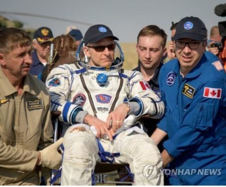 '국제우주정거장 204일 체류' 우주인 3명 무사 귀환