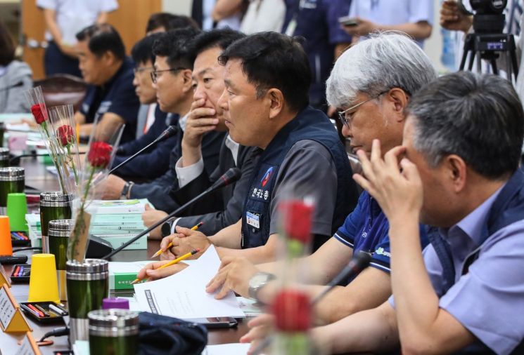 한국노총 근로자위원 5명 총사퇴…"최저임금 재심의 해달라"(상보)