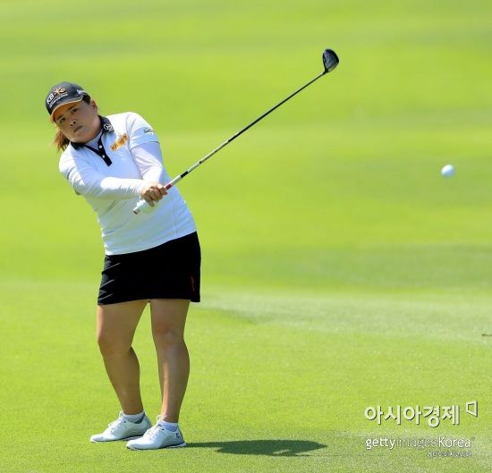 박인비 초반 스퍼트 "9언더파 봤어?"