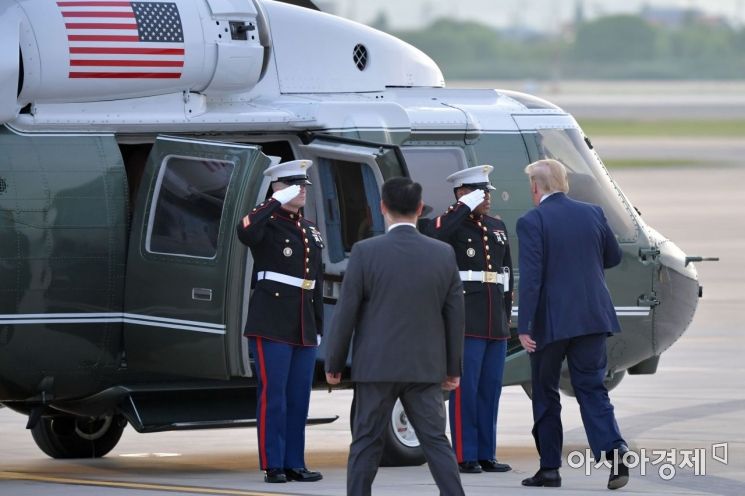 [포토]헬기 탑승하는 트럼프 대통령