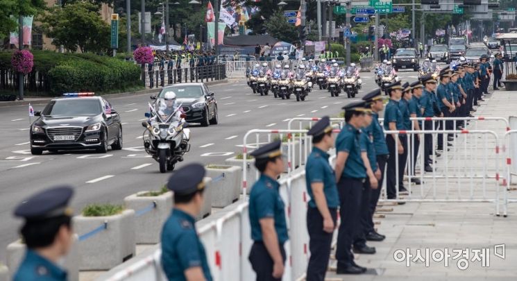[포토]트럼프 대통령 차량 행렬