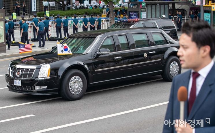 [포토]청와대로 이동하는 도널드 트럼프 대통령 