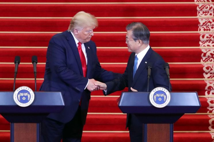 문 대통령 "3차 북·미정상회담 시기, 오늘 DMZ 회동에 달려"