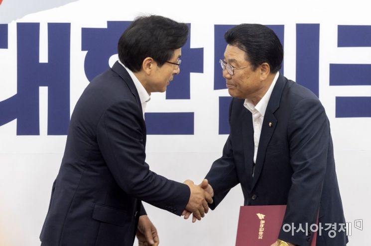 [포토] 자유한국당 신임 사무총장 임명