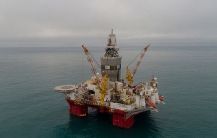 북극해 석유시추선의 모습. 러시아 정부는 해상 원전을 추가로 건조, 북극해 일대 석유시추선에 전력을 공급할 계획인 것으로 알려졌다.(사진=그린피스 홈페이지/www.greenpeace.org)