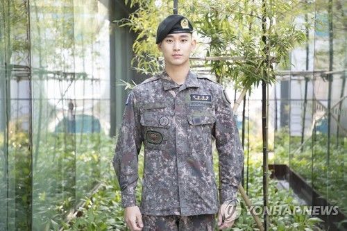 배우 김수현이 오늘(1일) 만기 전역했다/사진=연합뉴스