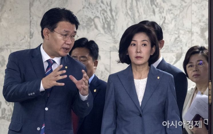한국당 정책위의장 "악과 싸우는 '저스티스리그' 내주 출범" 