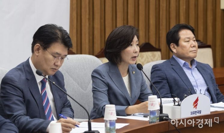 日 경제보복에 "외교무능 총체적 점검해야" 靑 때리는 한국당  