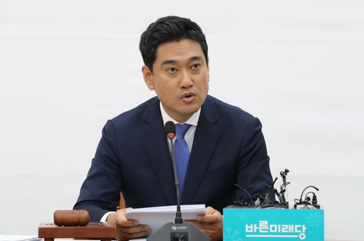 오신환 “北 목선 국방부 합동조사단 ‘국민 우롱’…정의용·정경두 물러나야”