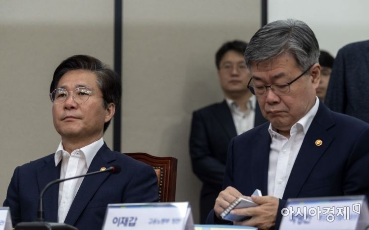 [포토] 당정청 회동에 참석한 성윤모·이재갑 장관