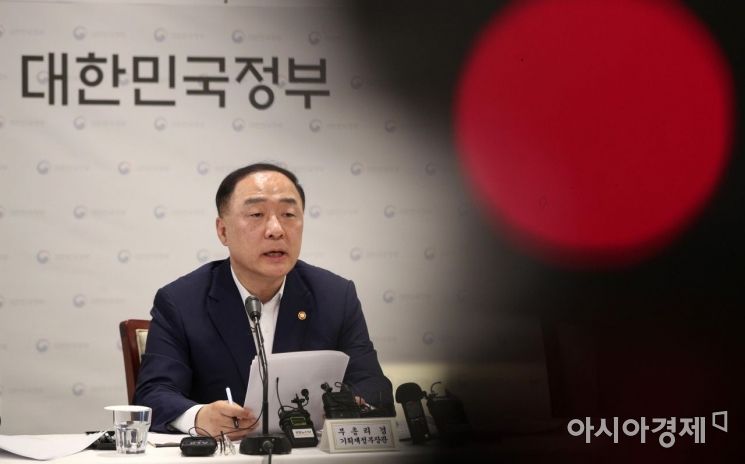 홍남기·김상조, 대기업 총수 면담…日수출규제 논의