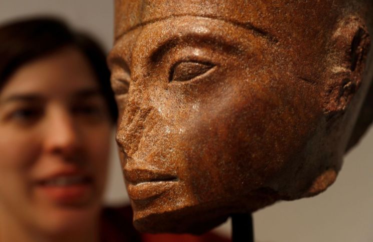 이집트 강력 반발했지만…투탕카멘 얼굴 조각상 69억원에 낙찰