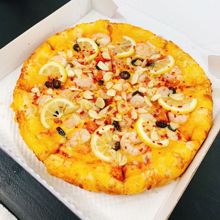 [신상 뜯어보기]피자로 만나는 스페인 감성…파파존스 ‘감바스 피자’