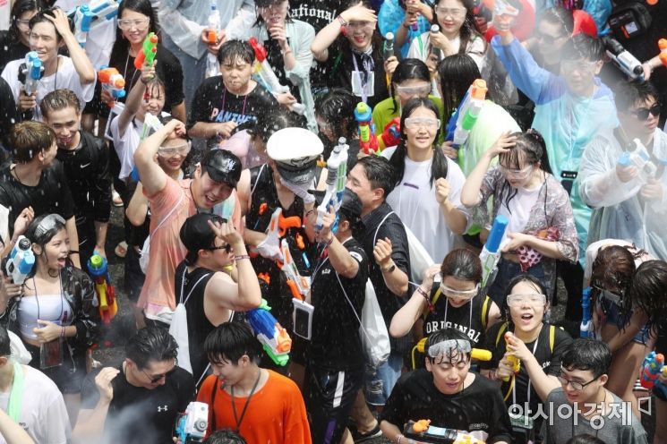 [포토]'더위 잊었어요'