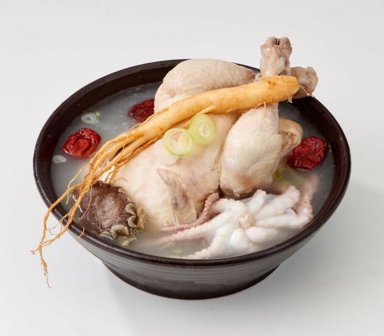롯데마트 "육해공 복날 보양식 다모였다"…전복·닭·수박 기획전(종합)