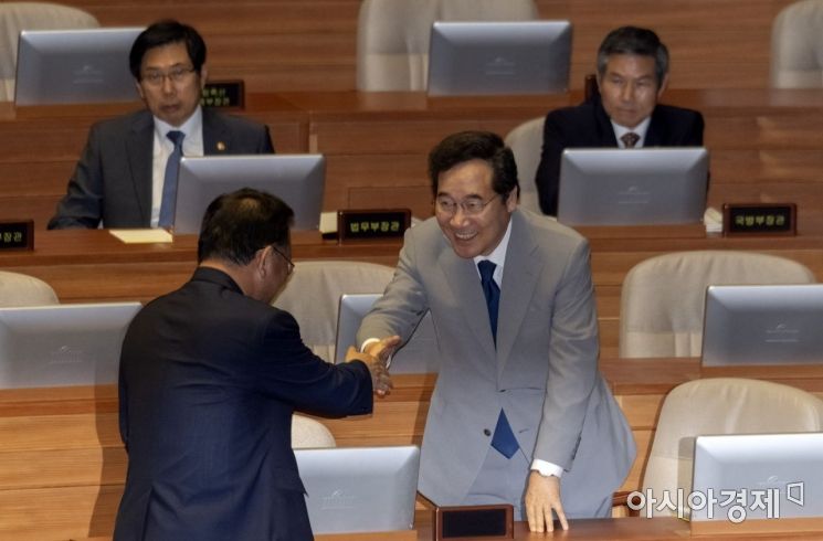 [포토] 인사 나누는 이낙연·김부겸