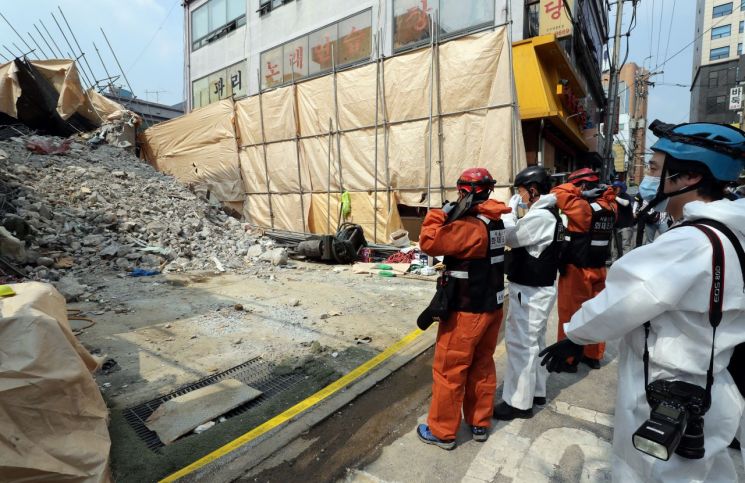 잠원동 철거건물 붕괴사고 유족, 서초구청·건물주 등 7명 고소