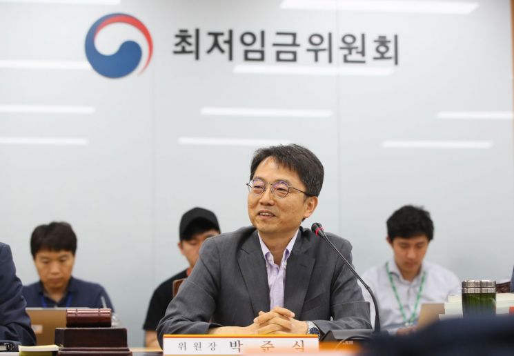 최저임금 데드라인 코앞…'使 삭감 vs 勞 불참' 관전포인트 3