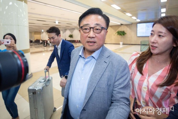 [포토] 귀국하는 고동진 삼성전자 사장