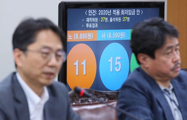 "그나마 선방" vs "이미 많이 올랐다"…최저임금 소식에 자영업자들 갑론을박