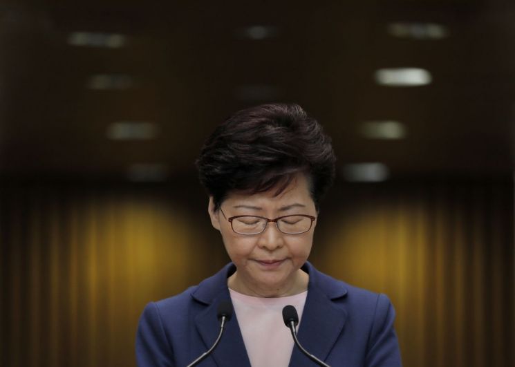 中 중앙정부, 위기에 빠진 캐리람 홍콩 장관 지지 