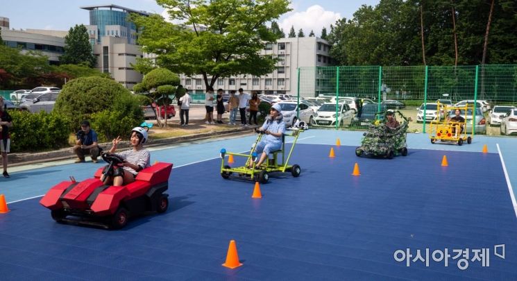 [포토]고려대 미래자동차 해커톤 참가학생들 전기자동차 시연