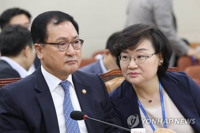 유영민 장관, 화웨이 보안 "물밑에서 충분히 소통 중"
