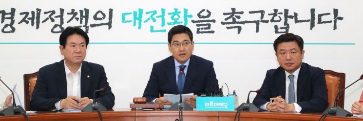 오신환 “與 ‘정경두 지키기’ 본회의 보이콧…한국당 왜 비난했나”