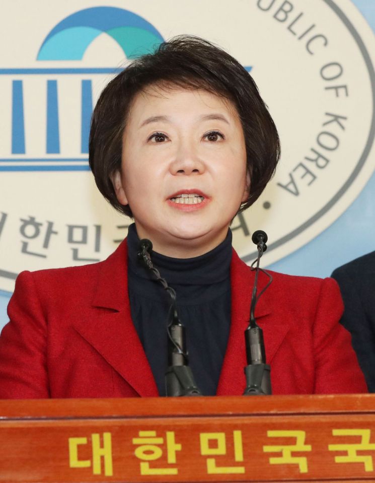 '최고위원 리스크'에 발목 잡힌 한국당