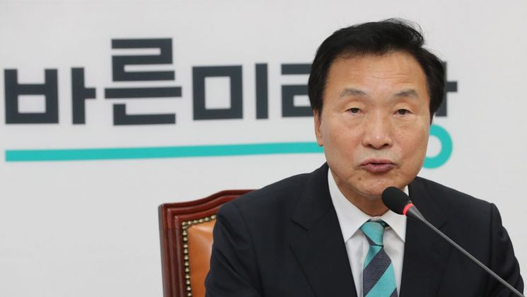 '묵묵부답' 손학규…혁신위원들 집단 단식 시작되나