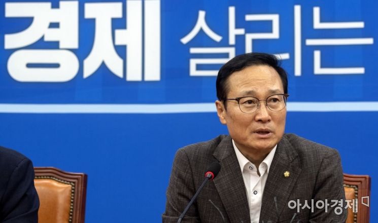 홍영표 “한국당, 선거법 개정 의지 보인 적 없어…국회법 절차 따라 갈 것”