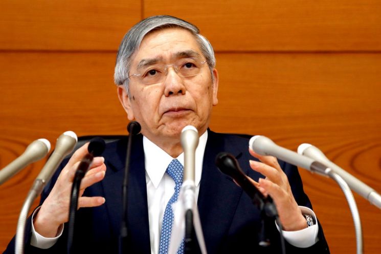 BOJ 금융정책결정회의서 "선제적 추가 완화조치 마련해야"