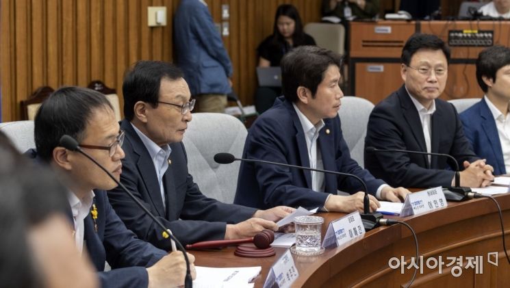 [포토] 발언하는 이해찬 민주당 대표