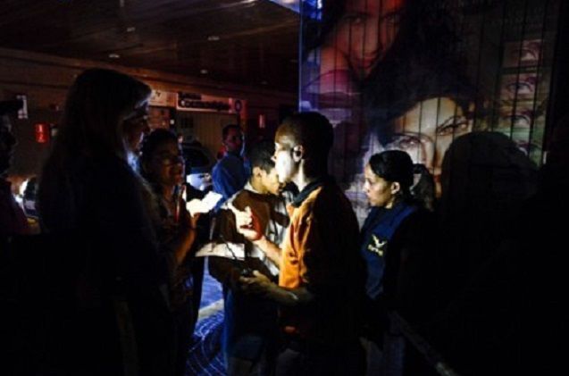 22일 베네수엘라 수도 카라카스에서 정전으로 쇼핑센터의 불이 모두 꺼진 모습(사진=AFP연합뉴스)