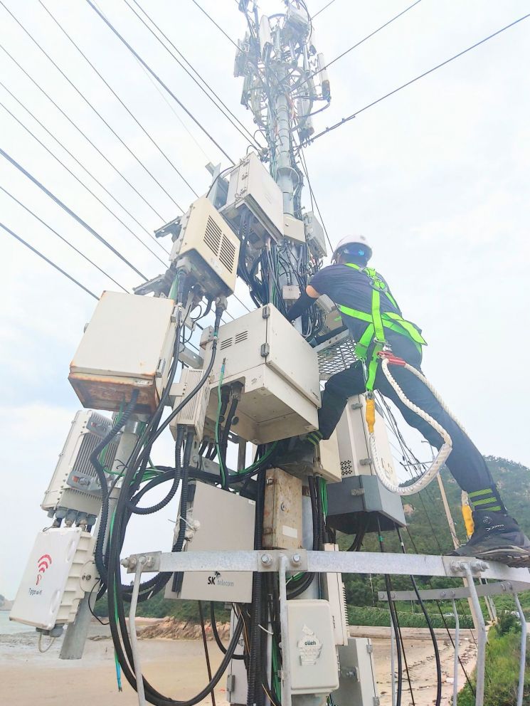 "해수욕장서도 5G 터진다"...LGU+ 기지국 구축 현장 