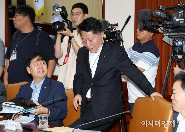 [포토]사회관계장관회의 참석하는 장덕천 부천시장 