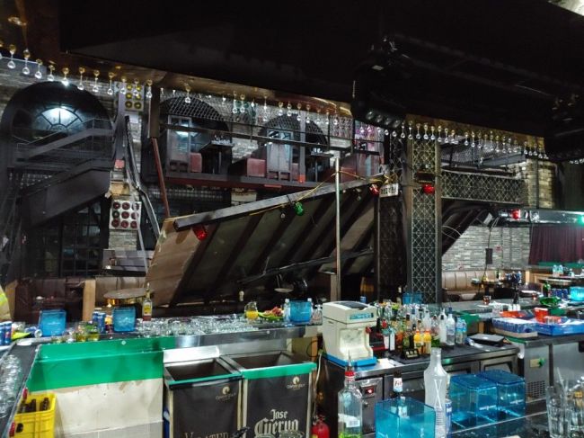 26일 오전 2시 30분께 광주광역시 서구 한 클럽 복층이 무너져내렸다. 사진=광주 서부소방서 제공