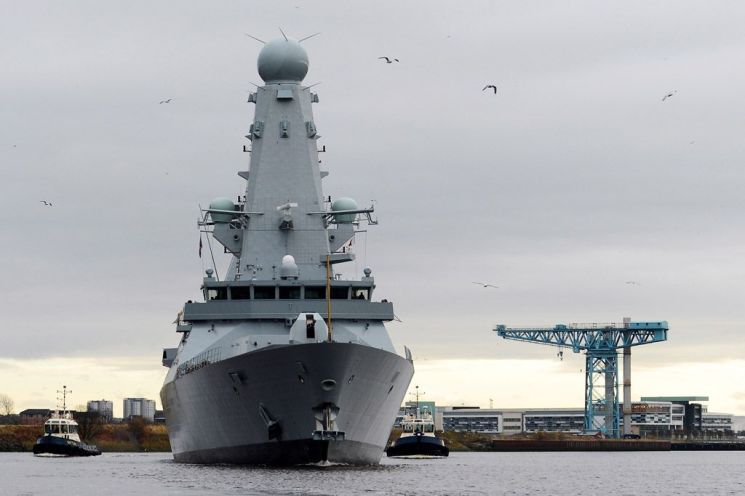 덩컨함은 영국의 45형 구축함 중 가장 최근에 취역한 최신예 구축함으로 함교 위에 설치된 샘슨(SAMPSON) 다기능 레이더의 모습이 특징적인 함정이다. 해당 레이더는 최대 탐지거리가 400킬로미터(km)에 이르는 것으로 알려져있다.(사진=영국 해군 홈페이지/www.royalnavy.mod.uk)