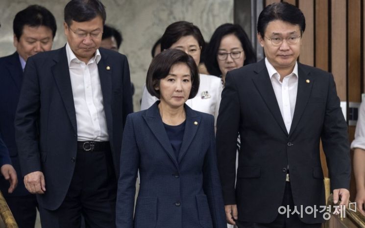 [포토] 굳은 표정의 나경원 원내대표