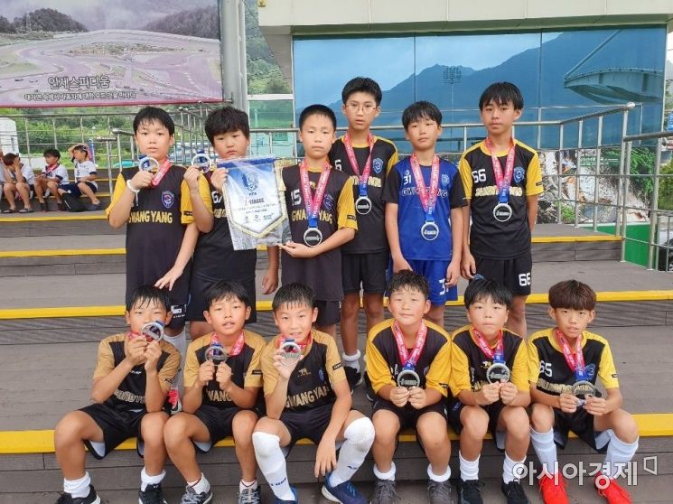 광양시 유소년(U-10, U-12세)팀이 강원도 인제 종합운동장에서 열린 ‘2019 아이 리그(i-League) 여름 축구 축제’에 참가해 각각 조별 우승을 차지했다.(사진=광양시 제공)