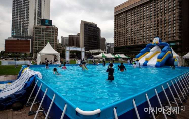 [포토]도심 속 수영장