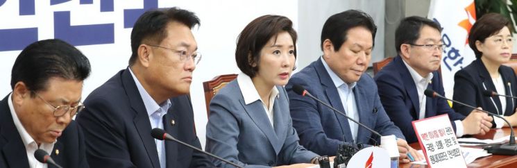 '안보무능론' 요격한 정경두 국방장관…"北미사일 방어 가능"